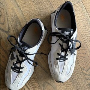 New Balance White and Black Women's Sneakers